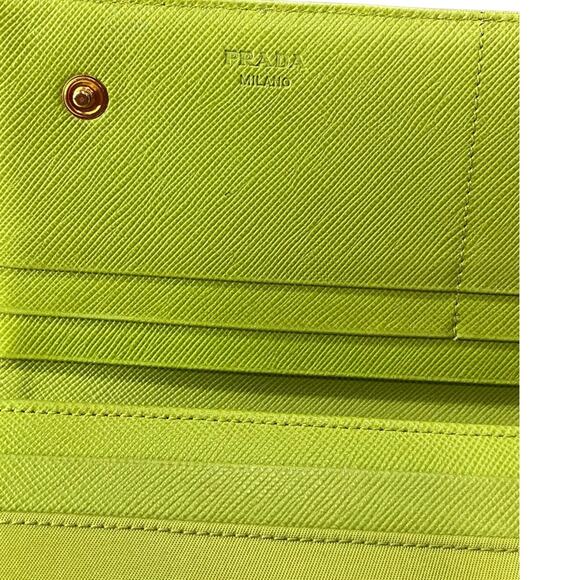962. Prada Light Green Tessuto Wallet - Picture 4 of 9